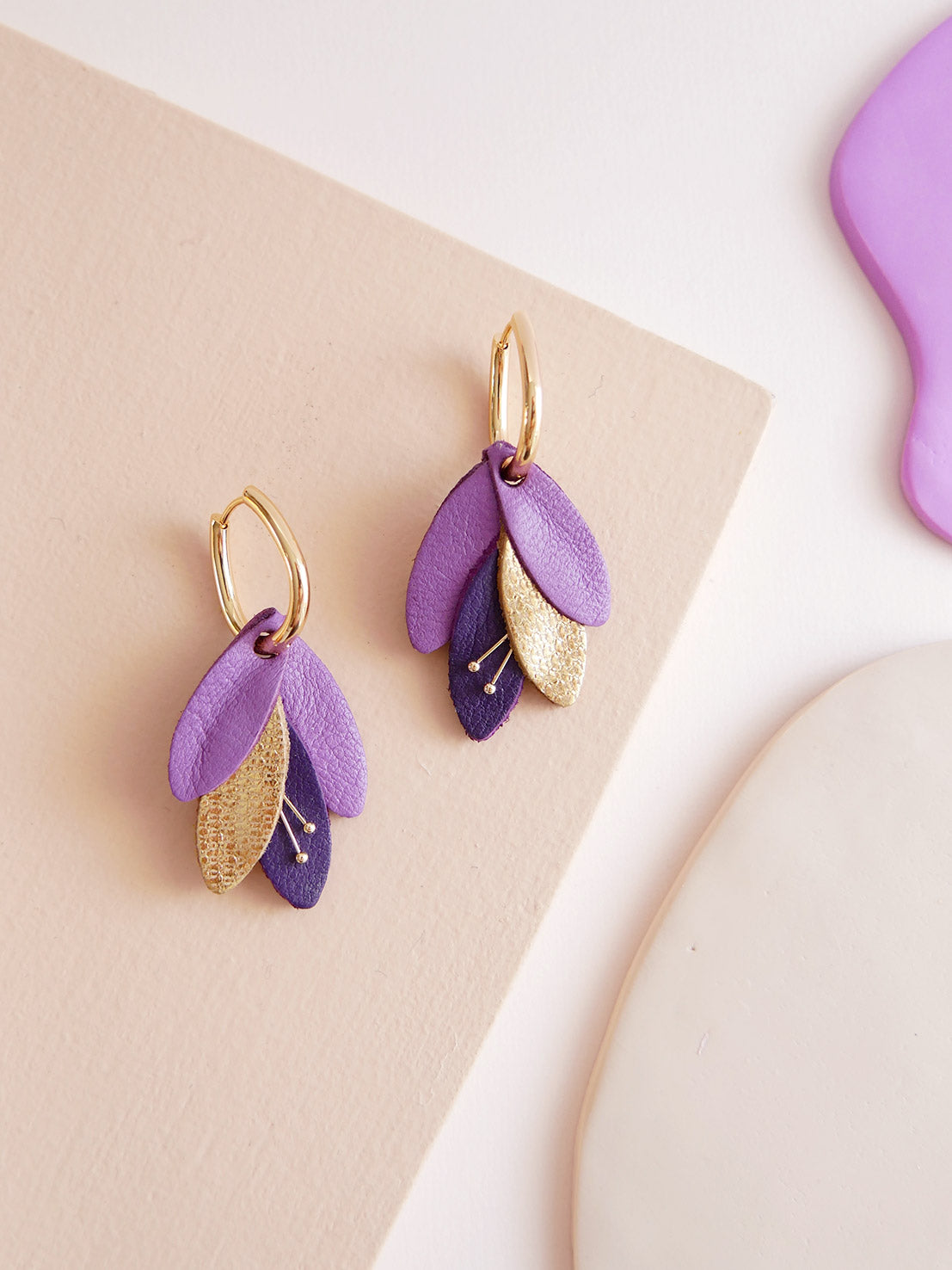 Boucles d'oreille Dé violet (8PCS)